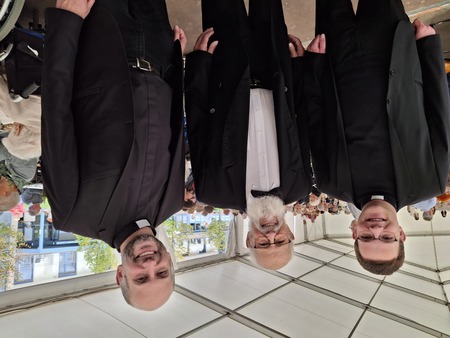 Od leve cerkljanski župnik Martin Leban_Ivan Kropivnik in cerkljanski kaplan Matjaž Venta